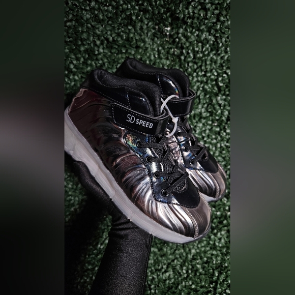 Black and Silver High-Top Roller Skate Sneakers - Picture 3 of 5